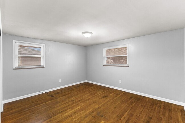 Building Photo - 384-386 South Napoleon Avenue - 386 S. Napoleon Avenue