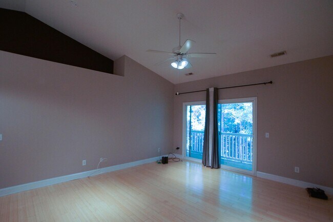 Building Photo - 2900 Trailwood Pines Ln