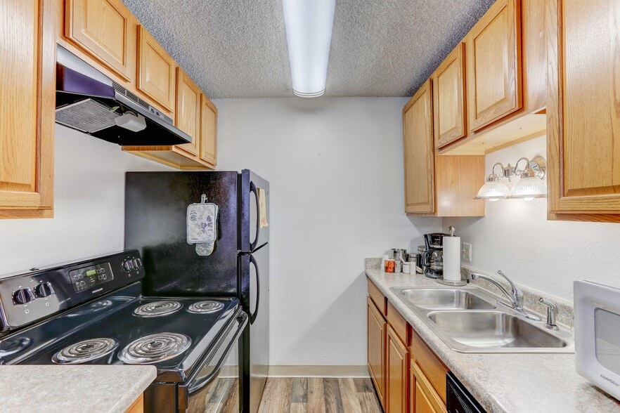 Primary Photo - Hampden Village Apartments