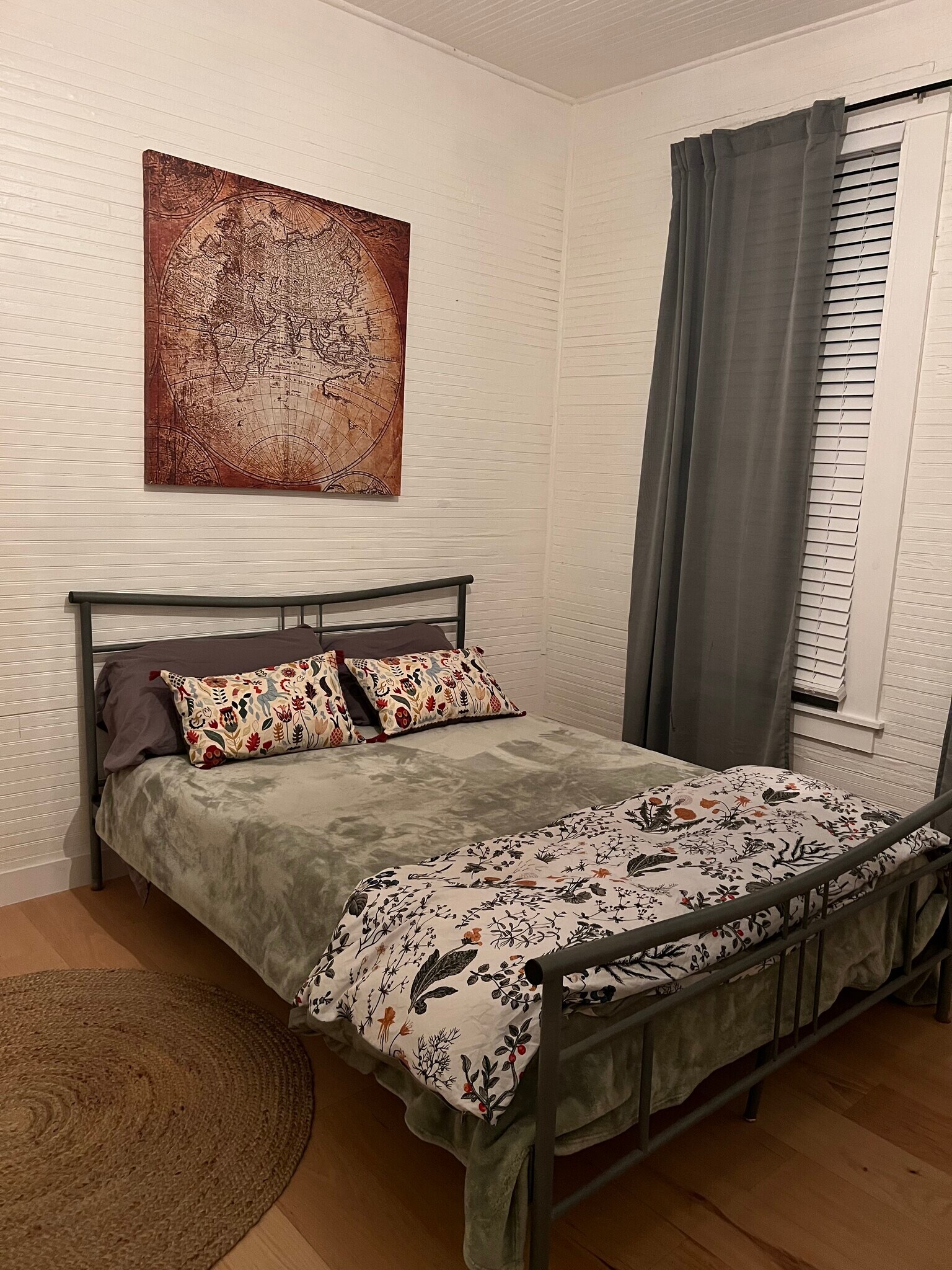 Building Photo - 1512 E 18th Ave