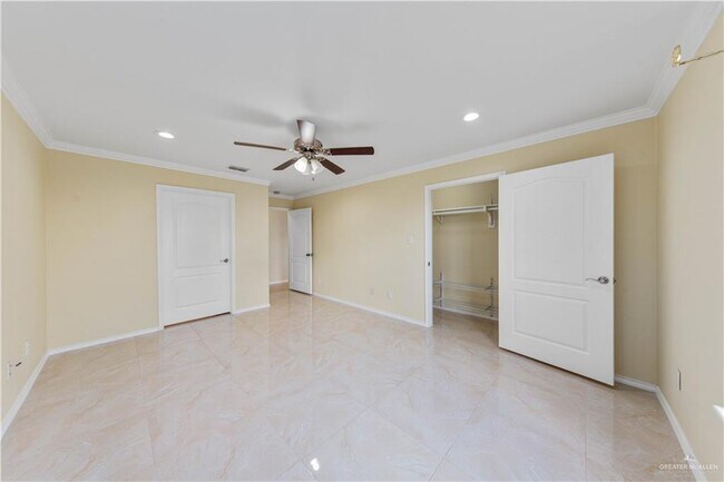 Building Photo - 3005 Treasure Haven Dr