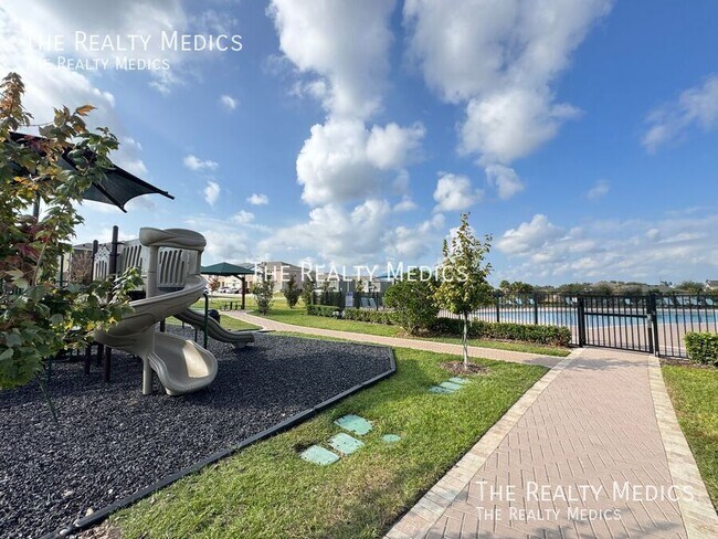 Building Photo - 2331 Gifford Dr