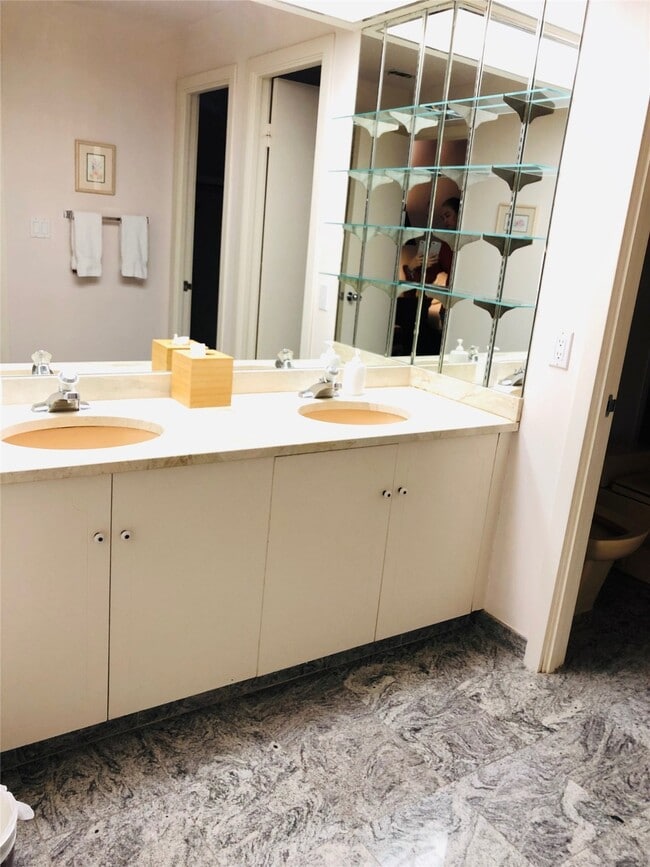 Building Photo - 5110 San Felipe St