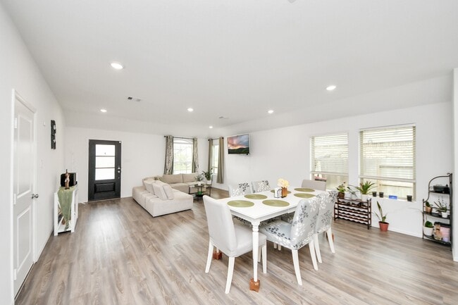 Building Photo - 5418 Rabbit Crk Ln