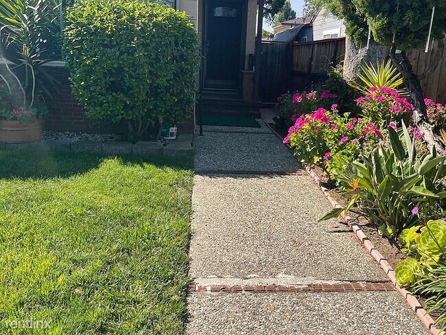 Building Photo - 4 br, 2.5 bath House - 733 Dolores Ave