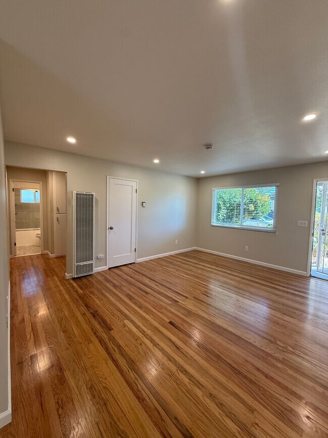 Building Photo - 53 Ramsgate Ct