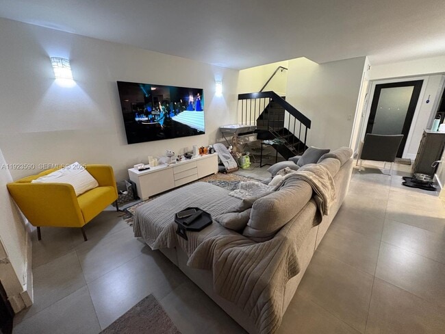 Building Photo - 7119 SW 105th Ct