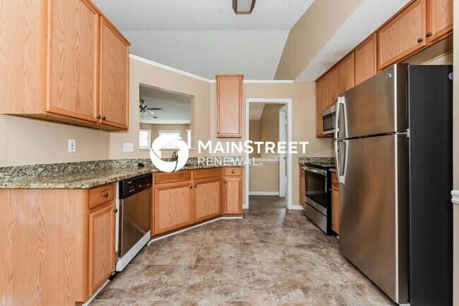 Building Photo - 4 Bedroom Pet-Friendly Home in Ellenwood, GA with Main Street Renewal