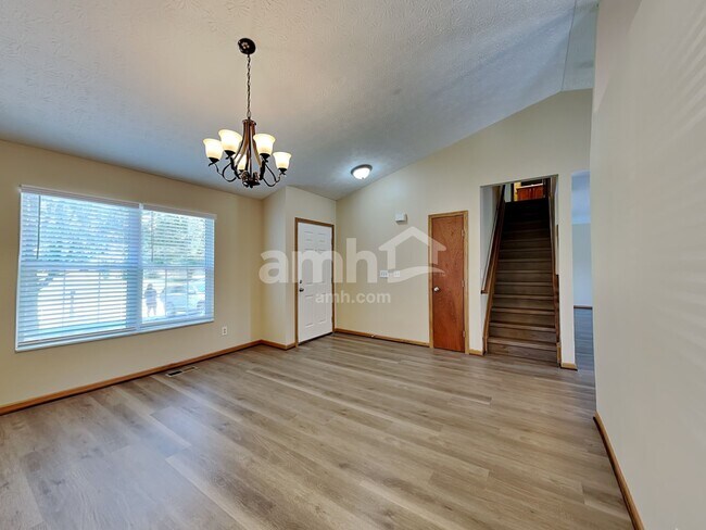 Building Photo - 468 McPherson Dr