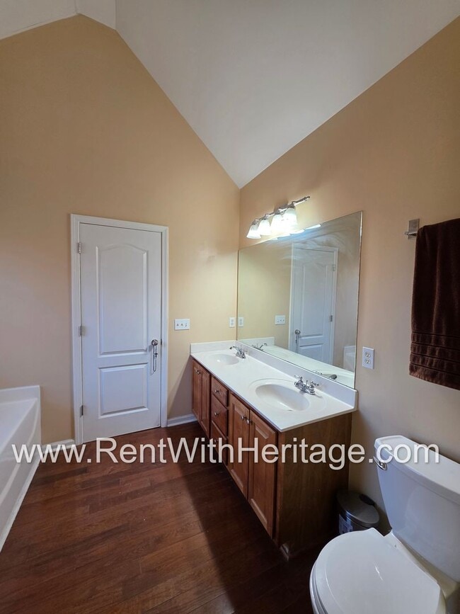 Building Photo - Gorgeous 5 Bd/ 3 Bath Including Full Finished Basement/ Spacious Yard with RV Parking/ Small Subd...