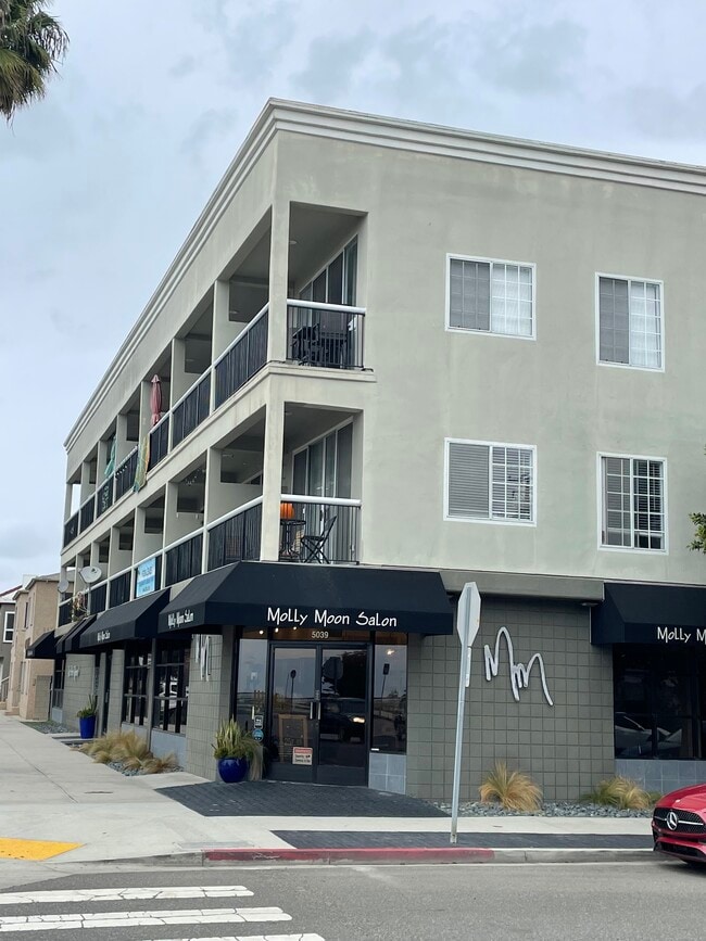 Building Photo - 5039 E Ocean Blvd