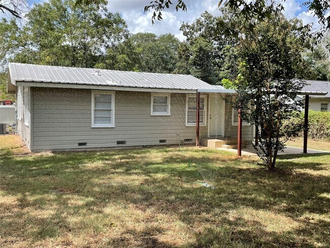 Building Photo - 606 Marshall St