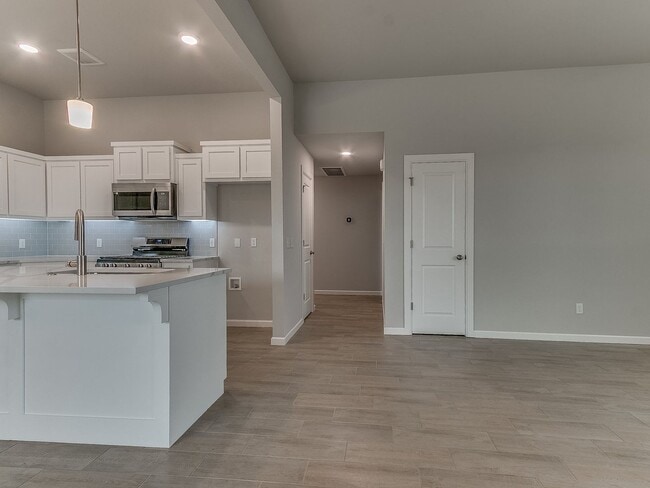 Building Photo - Beautiful New Home!