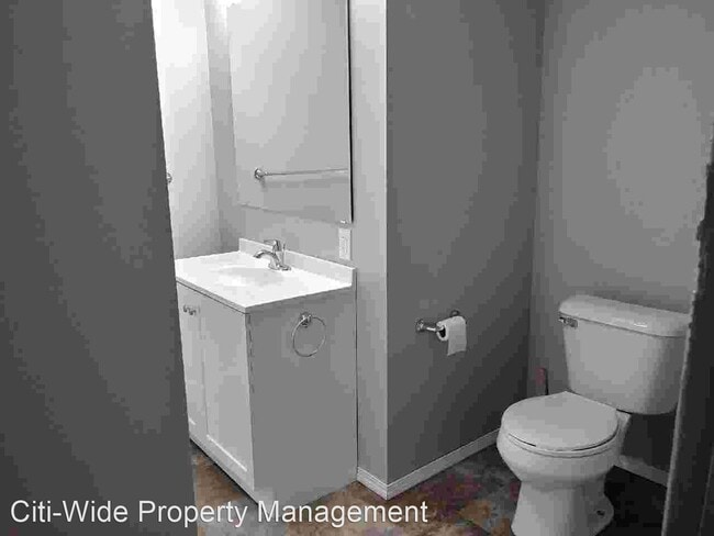 Building Photo - 4 br, 1.5 bath House - 413 4th St NE