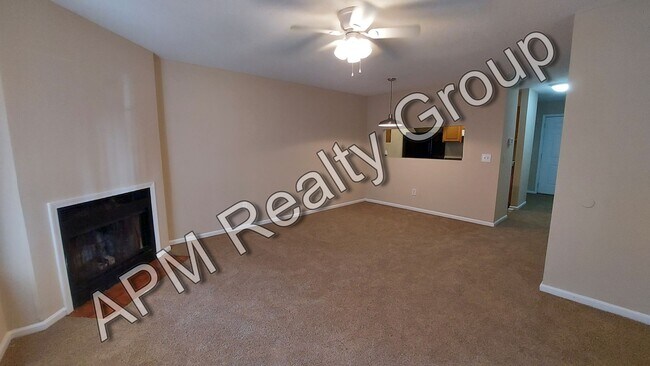 Building Photo - 117 Country Town Dr
