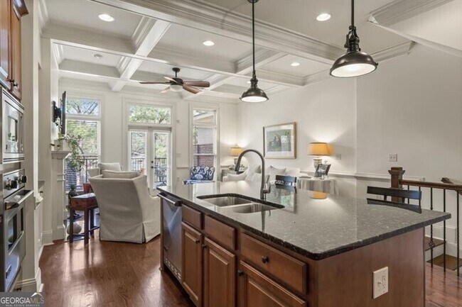 Building Photo - 807 Creekgarden Court