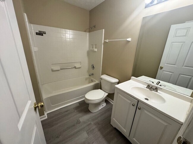 Building Photo - 753 Nelson Rd