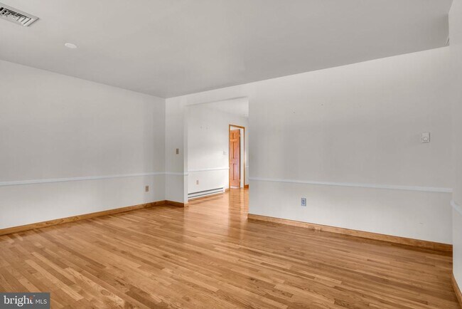 Building Photo - 101 Kim Acres Dr