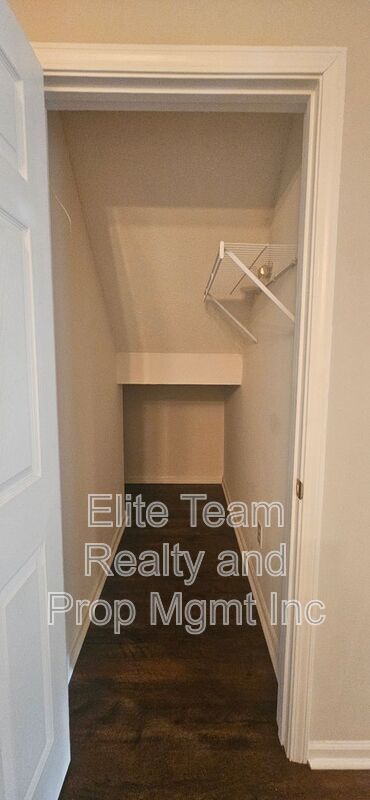 Building Photo - 6807 Juniper Tree St