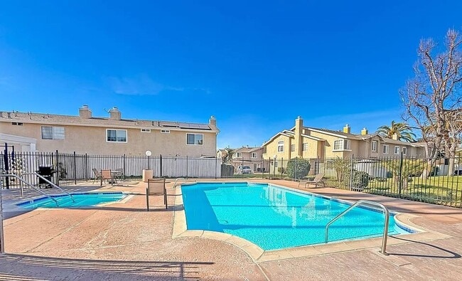 Building Photo - Very nice updated condo in beautiful Granite hills Neighborhood