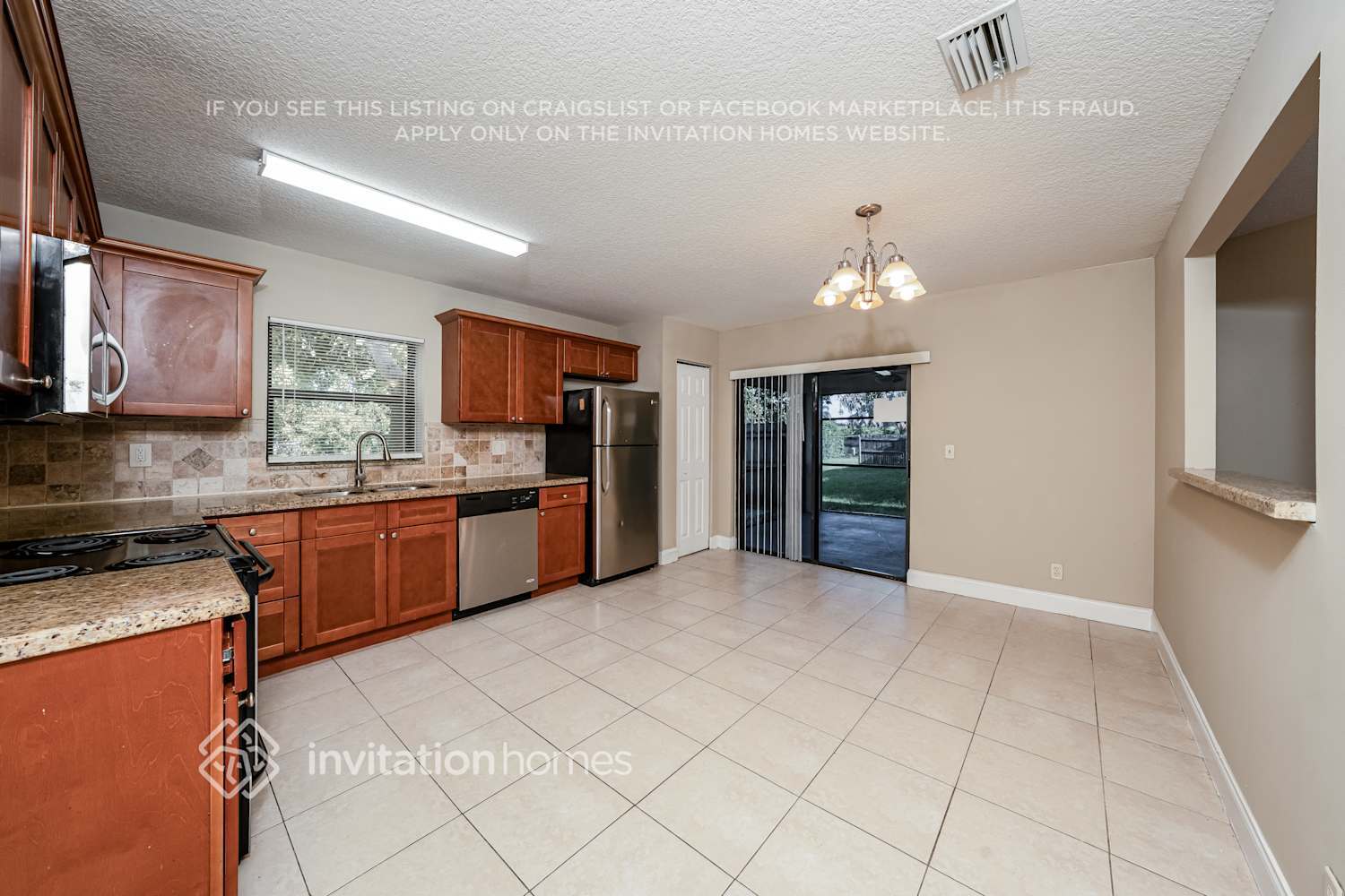 Building Photo - 5646 Lincoln Cir E