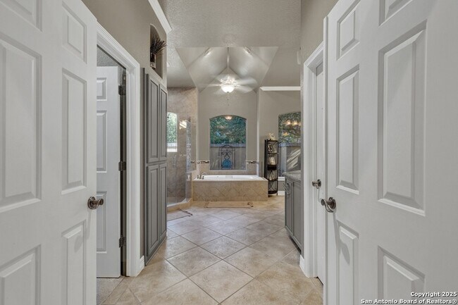 Building Photo - 9752 Trophy Oaks Dr