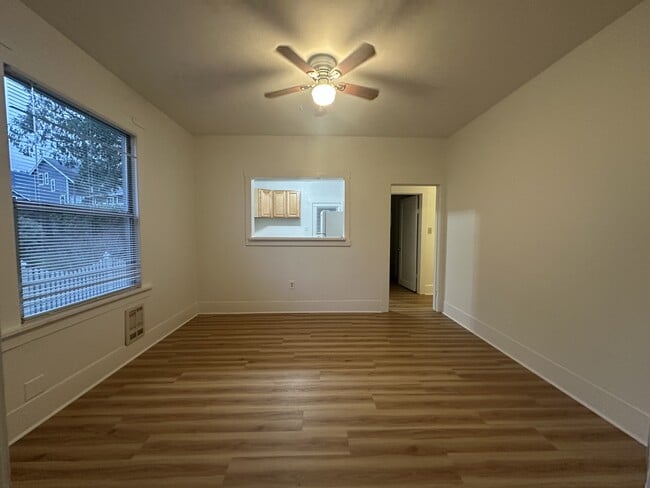 Building Photo - 7951 Maple Ave SE