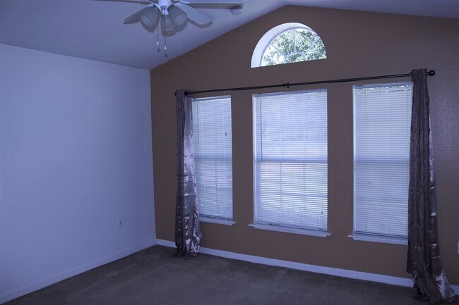 Building Photo - 132 King Arthur Ct