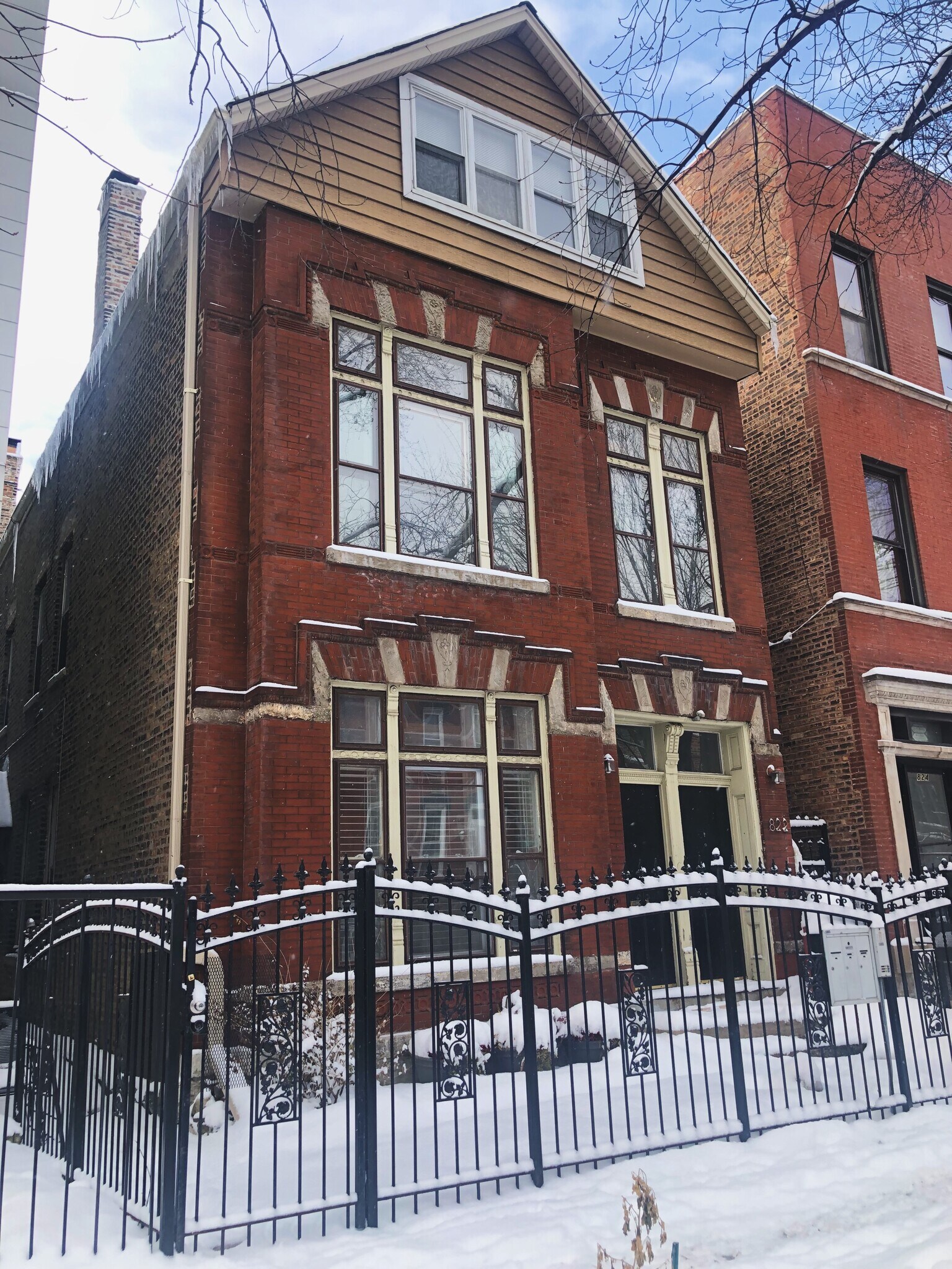 Building Photo - 822 N Wood St