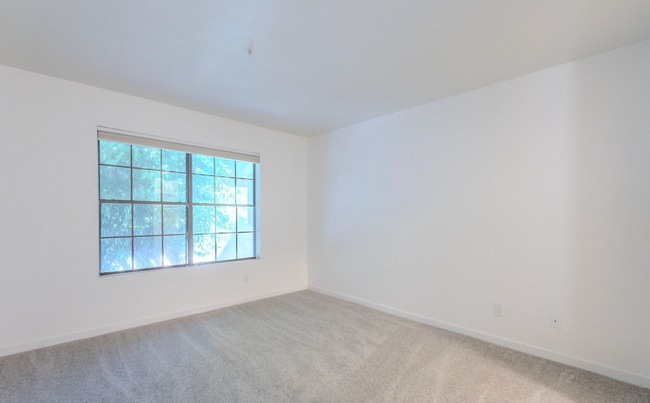 Building Photo - 5950 N 78th St