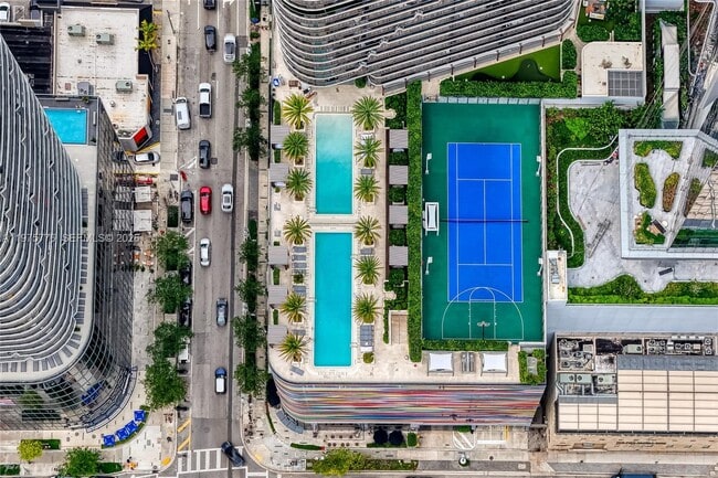 Building Photo - 801 S Miami Ave