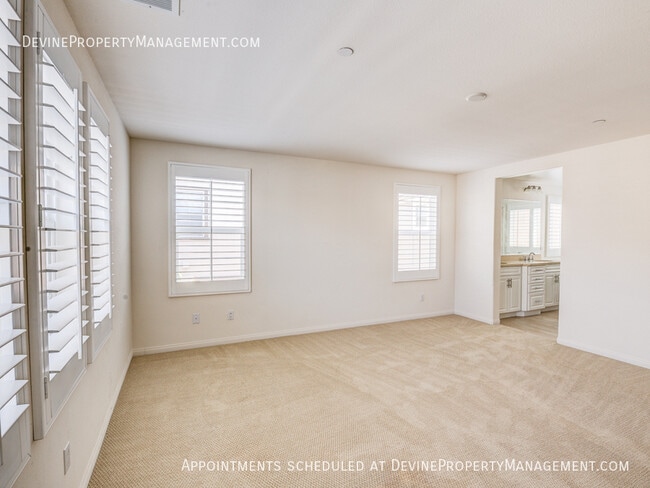 Building Photo - 728 Huron Pl