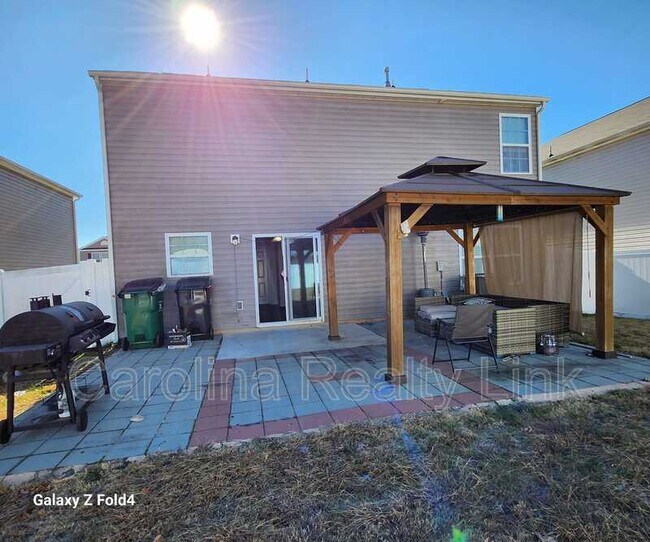 Building Photo - 714 Xander Dr
