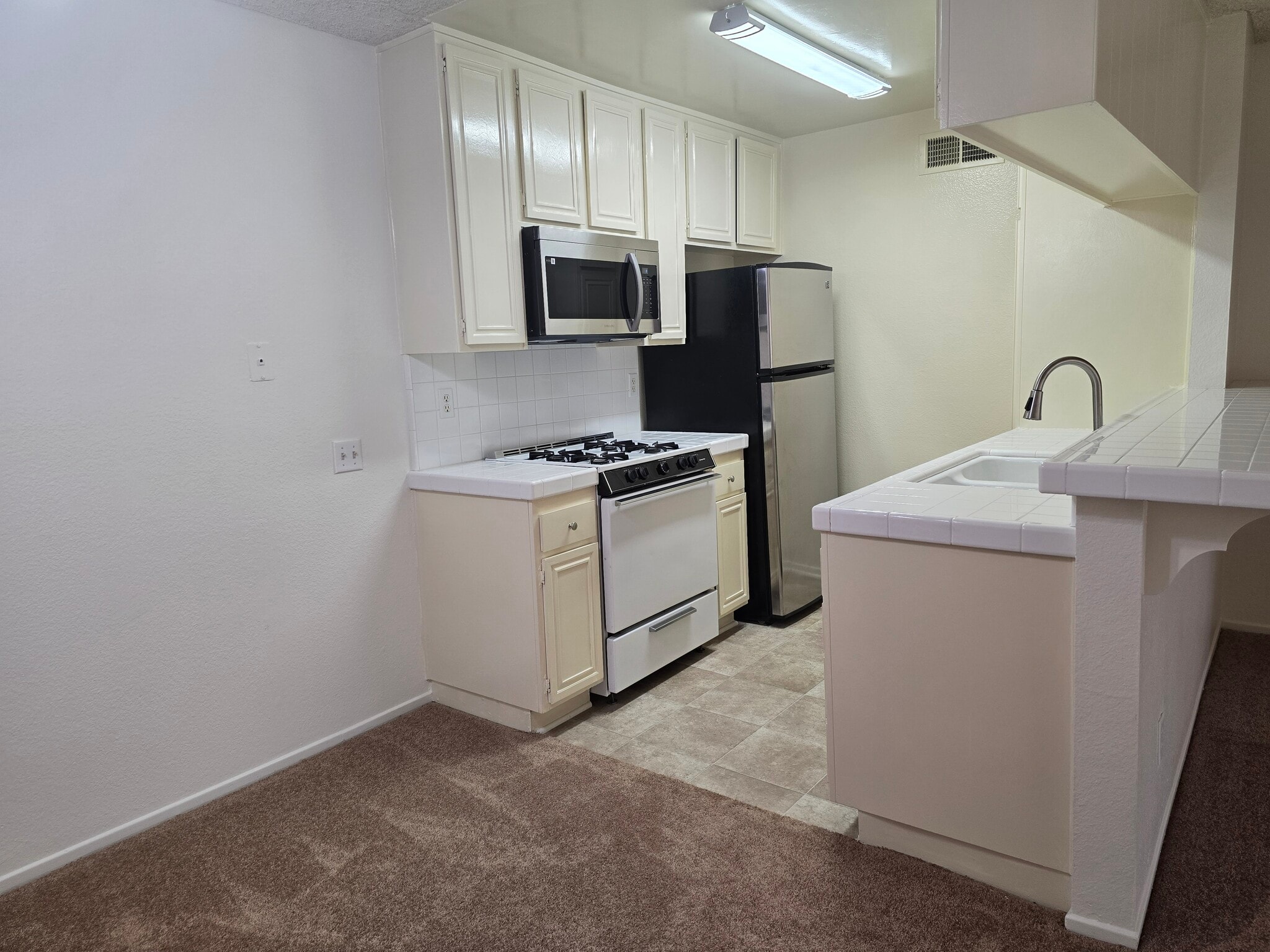 Building Photo - 24518 Nicklaus Dr