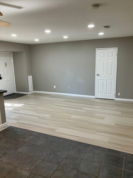Building Photo - 33 Osage Ct