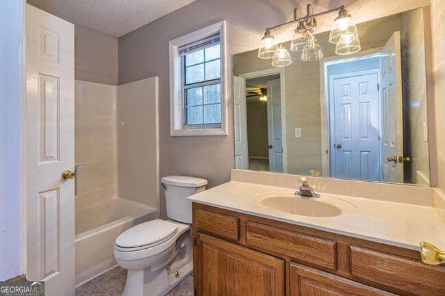 Building Photo - 14 Hiram Dr