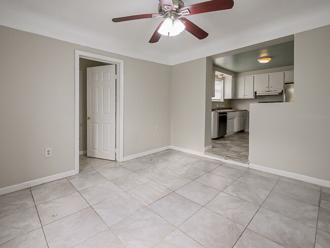 Building Photo - 25323 Orchard Lake Rd