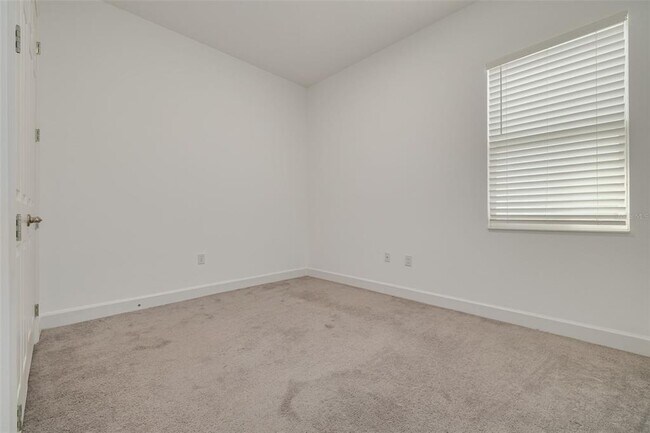 Building Photo - 7222 Paradiso Dr