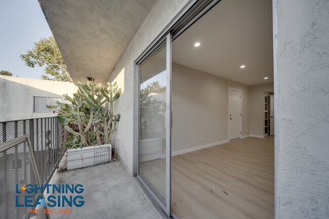 Building Photo - 1035 Hayworth Ave