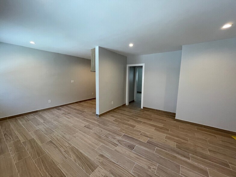 Building Photo - 20301 Cohasset St