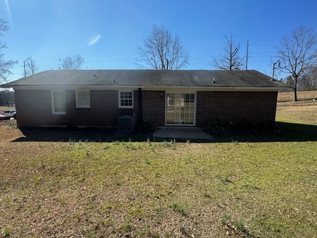 Building Photo - 1858 Cannonville Rd