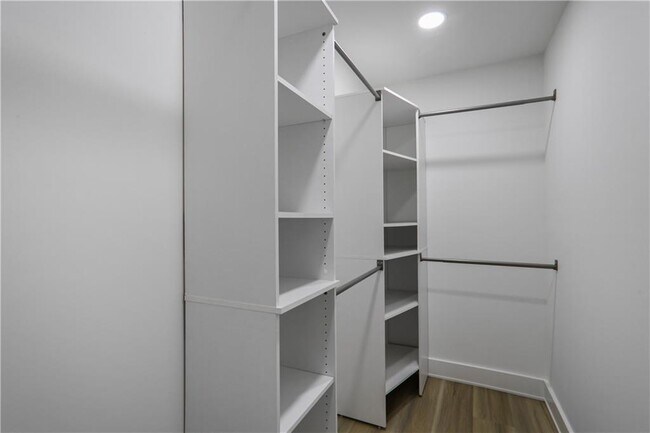 Building Photo - 2041 Briarcliff Rd NE