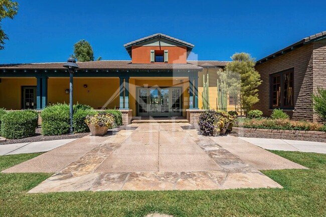 Building Photo - 13648 N 144th Dr