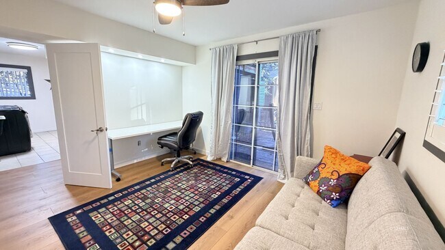 Building Photo - Large Home with Views