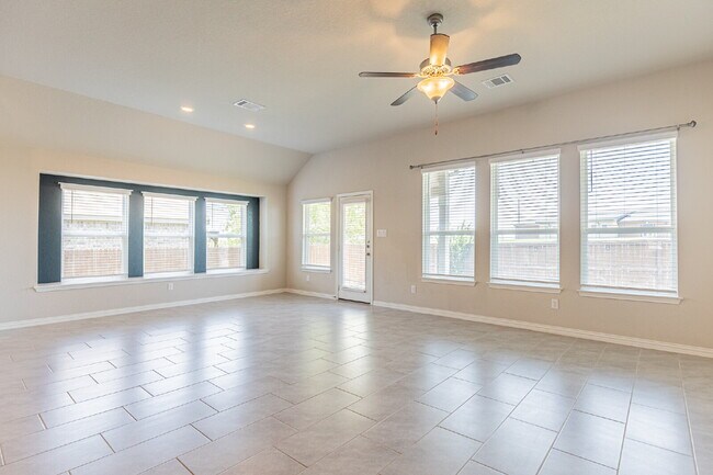 Building Photo - 2034 Carter Ln