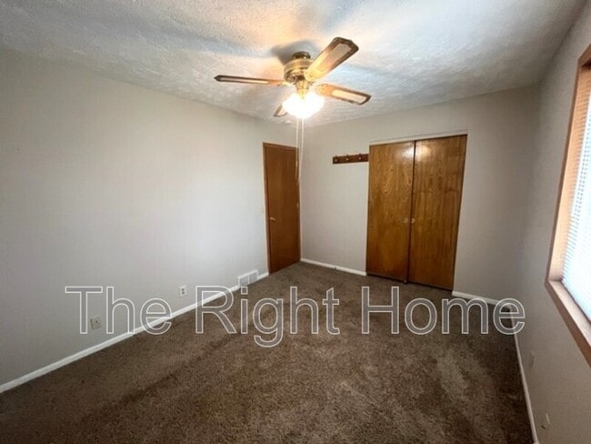 Building Photo - 23607 Walnut Cir