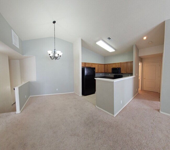 Building Photo - Gated Community available NOW!