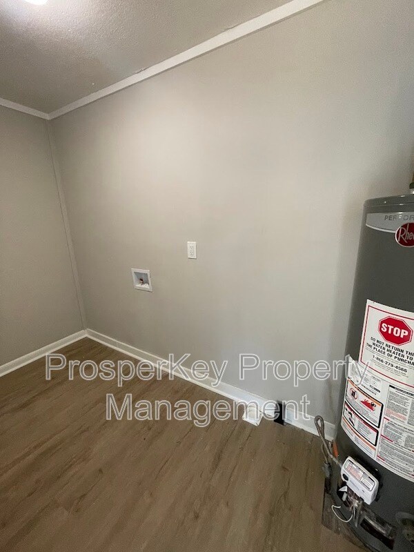 Building Photo - 4905 Wellborn Dr