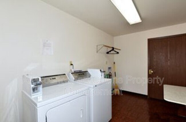 Building Photo - 421 Mulberry Dr