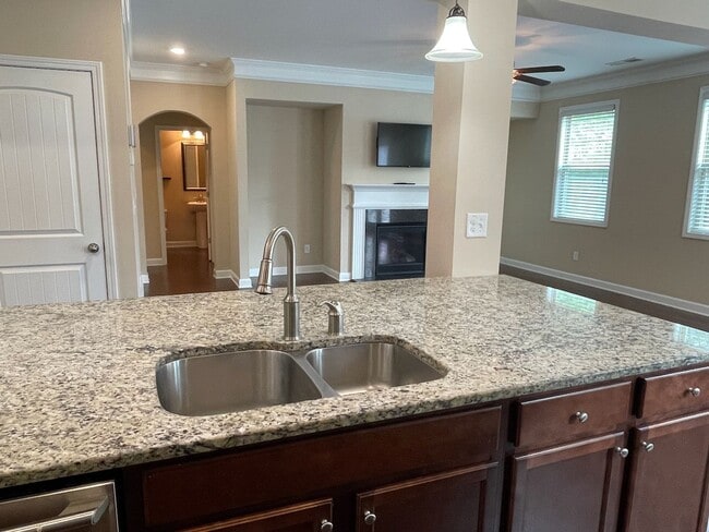 Building Photo - Large, Beautiful Home in Berkeley Hills Estate